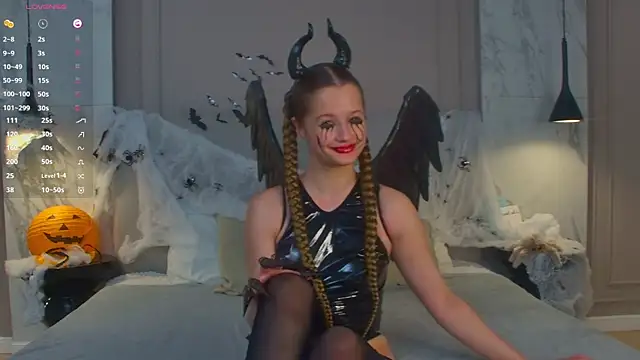 Mary Parksy online show from October 31, 5:36 pm