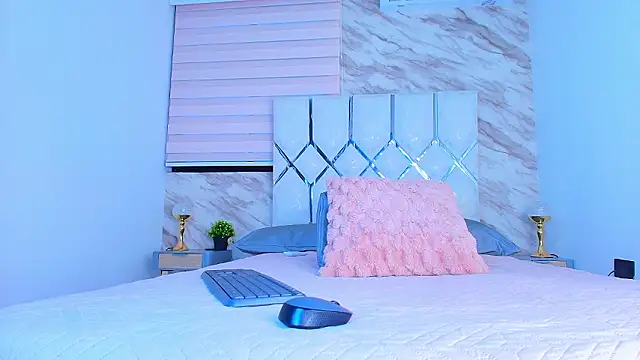 collet 1 online show from February 9, 11:58 am