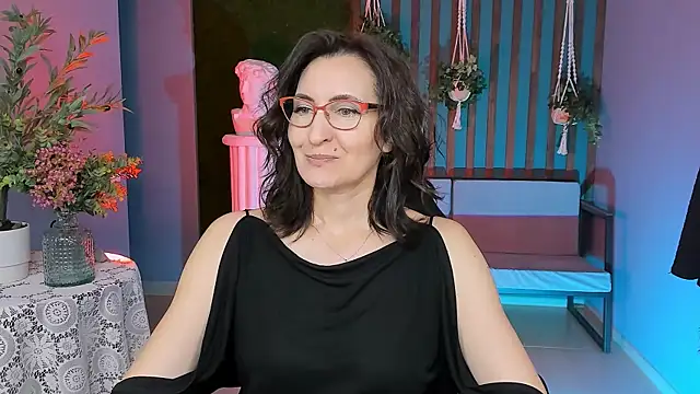 UnaTerra online show from November 17, 9:15 am