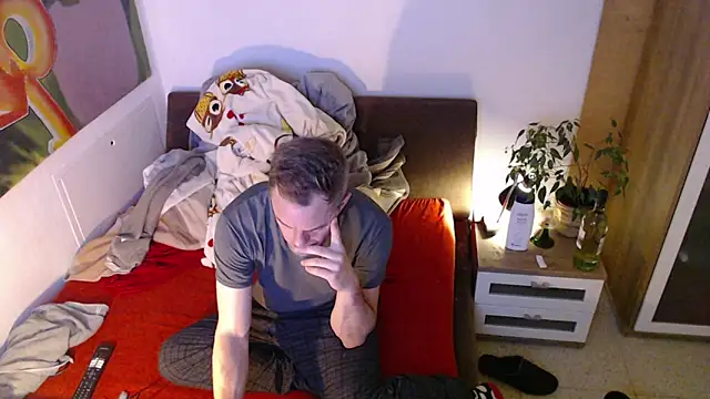 Snapshot of EdelHolz91 chatting on February 9, 4:22 pm EdelHolz91 online show from February 9, 4:22 pm