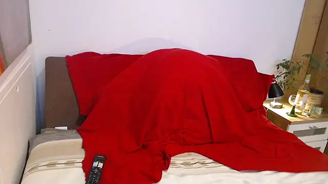 Snapshot of EdelHolz91 chatting on February 26, 4:17 pm EdelHolz91 online show from February 26, 4:17 pm