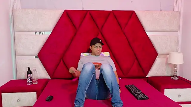 Kity spiderr online show from September 25, 12:20 pm