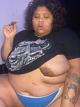 Snapshot of BlaxicanaMami chatting on September 19, 6:26 am BlaxicanaMami online show from September 19, 6:26 am