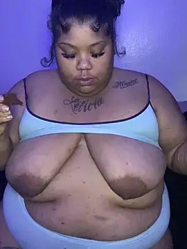 Snapshot of BlaxicanaMami chatting on October 12, 9:03 pm BlaxicanaMami online show from October 12, 9:03 pm