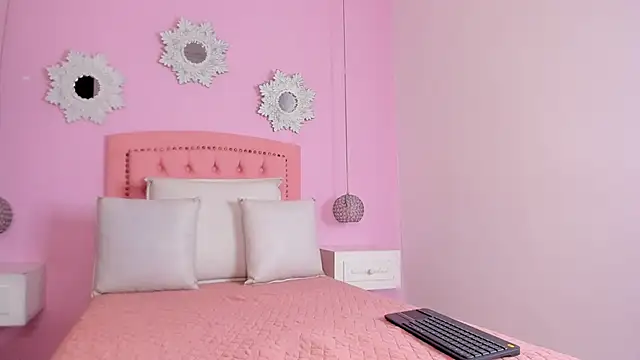 CannelaSmith online show from September 13, 11:10 am