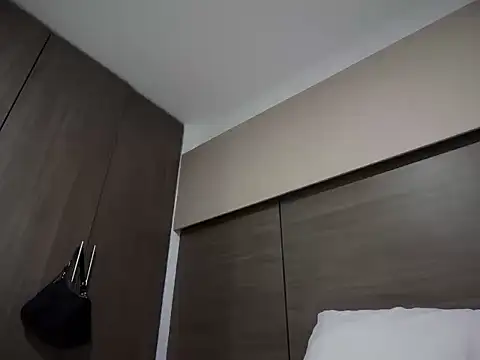 Liiz 01 online show from October 13, 12:21 am