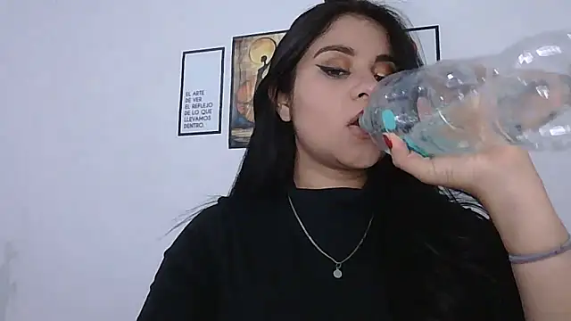 ValerieLove  online show from February 5, 7:40 pm