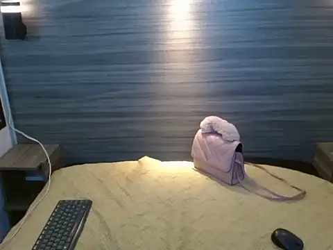 Penelopee Rouse online show from November 23, 12:54 am