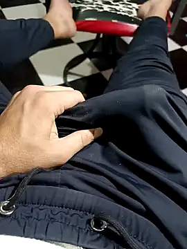 Snapshot of anis3g4 chatting on October 2, 6:48 pm anis3g4 online show from October 2, 6:48 pm