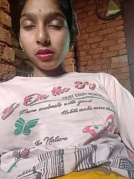 Snapshot of Yatiksha_Beby chatting on November 21, 7:51 am Yatiksha Beby online show from November 21, 7:51 am