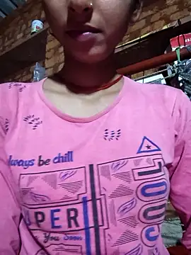 Snapshot of Yatiksha_Beby chatting on December 22, 2:58 pm Yatiksha Beby online show from December 22, 2:58 pm