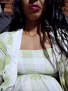 Snapshot of Yatiksha_Beby chatting on January 7, 3:03 pm Yatiksha Beby online show from January 7, 3:03 pm