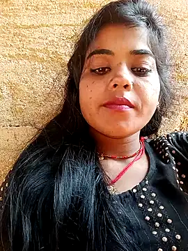 Snapshot of Yatiksha_Beby chatting on February 9, 5:33 am Yatiksha Beby online show from February 9, 5:33 am