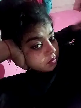 Snapshot of Yatiksha_Beby chatting on February 9, 10:36 pm Yatiksha Beby online show from February 9, 10:36 pm