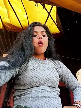 Snapshot of Yatiksha_Beby chatting on February 15, 10:25 am Yatiksha Beby online show from February 15, 10:25 am