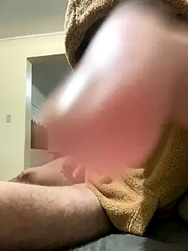 Snapshot of submisso321 chatting on October 6, 11:02 pm submisso321 online show from October 6, 11:02 pm