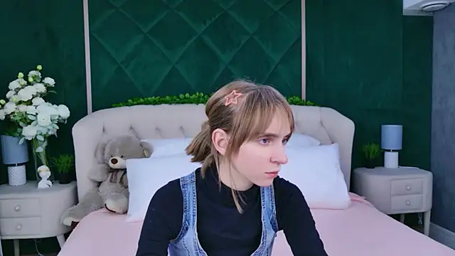 Beverly Gomes online show from December 16, 3:28 pm