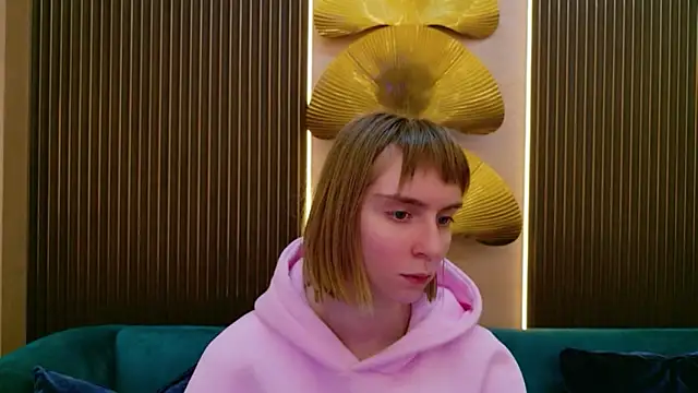 Snapshot of Beverly_Gomes chatting on February 6, 8:12 pm Beverly Gomes online show from February 6, 8:12 pm