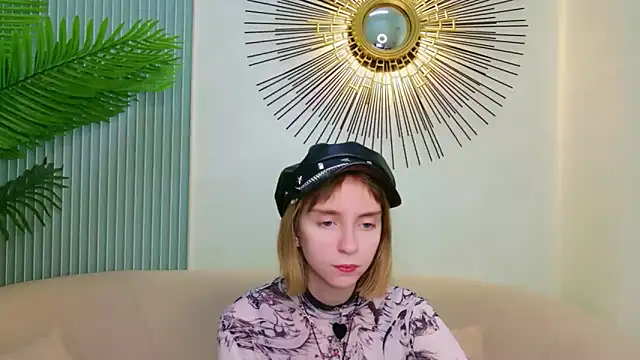 Snapshot of Beverly_Gomes chatting on February 17, 8:15 pm Beverly Gomes online show from February 17, 8:15 pm