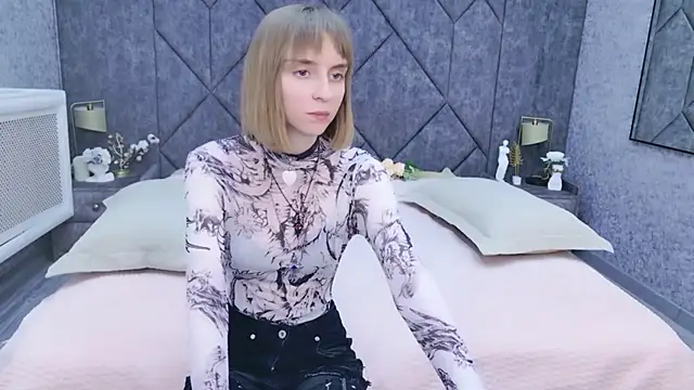 Snapshot of Beverly_Gomes chatting on February 25, 8:29 pm Beverly Gomes online show from February 25, 8:29 pm