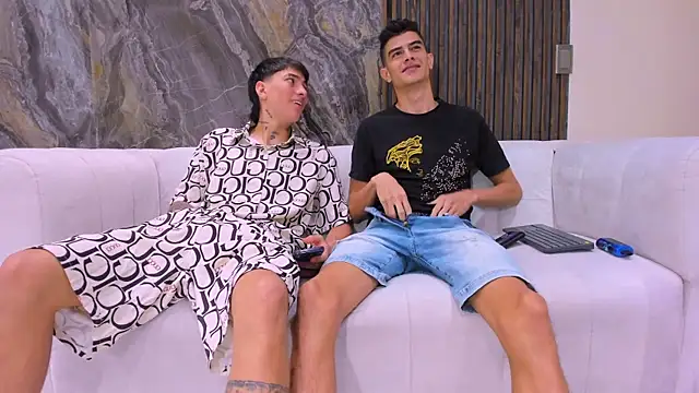 junior friendss online show from November 19, 8:20 pm