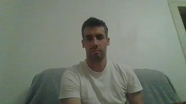 JulioIsHere4you online show from October 25, 2:30 am