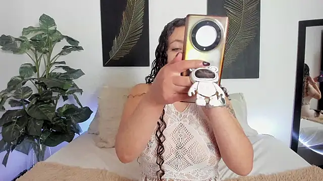 Snapshot of RubyStrong chatting on October 6, 1:41 pm RubyStrong online show from October 6, 1:41 pm