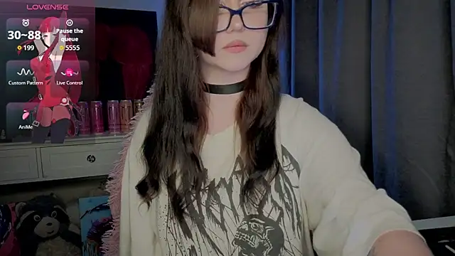Snapshot of hornyprincess19 chatting on June 3, 4:45 pm hornyprincess19 online show from June 3, 4:45 pm