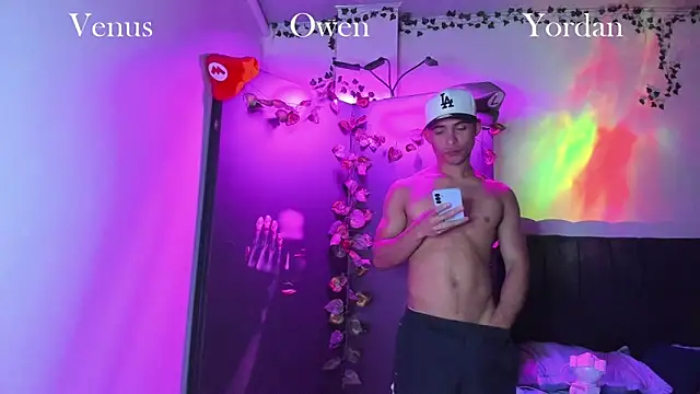 Owen Benkosky online show from December 3, 3:03 am