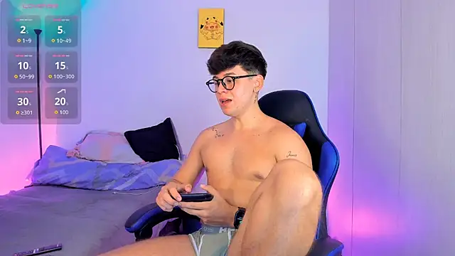 Snapshot of Gingertwink_n chatting on April 29, 12:59 am Gingertwink n online show from April 29, 12:59 am