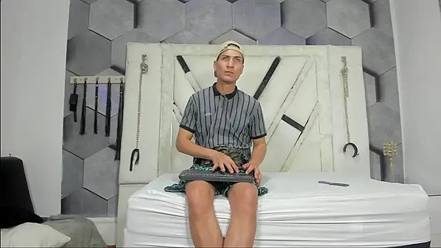 Snapshot of StevenHumps chatting on September 13, 3:06 am StevenHumps online show from September 13, 3:06 am