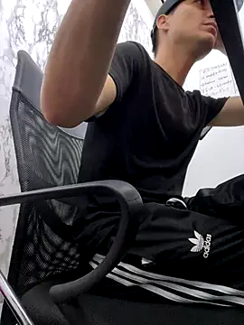 Snapshot of StevenHumps chatting on September 25, 5:44 am StevenHumps online show from September 25, 5:44 am