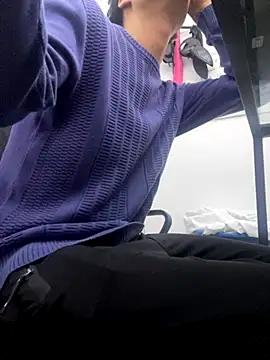 Snapshot of StevenHumps chatting on October 2, 3:57 am StevenHumps online show from October 2, 3:57 am