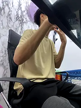 Snapshot of StevenHumps chatting on October 12, 2:43 am StevenHumps online show from October 12, 2:43 am