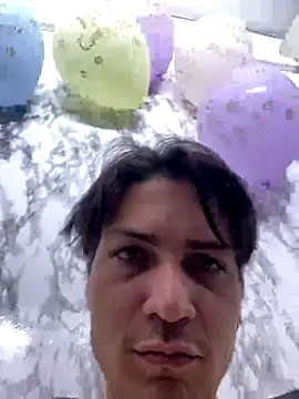 Snapshot of StevenHumps chatting on October 14, 6:25 am StevenHumps online show from October 14, 6:25 am