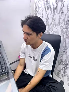 Snapshot of StevenHumps chatting on October 20, 7:42 am StevenHumps online show from October 20, 7:42 am