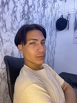 Snapshot of StevenHumps chatting on October 24, 7:49 am StevenHumps online show from October 24, 7:49 am