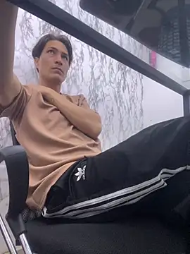 Snapshot of StevenHumps chatting on November 8, 5:18 am StevenHumps online show from November 8, 5:18 am