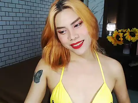 Snapshot of BigAssAlexa chatting on September 30, 12:37 am BigAssAlexa online show from September 30, 12:37 am