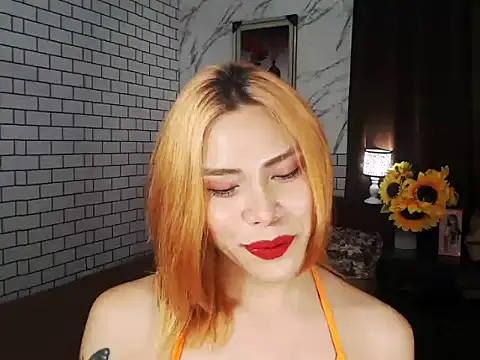 Snapshot of BigAssAlexa chatting on October 4, 1:14 am BigAssAlexa online show from October 4, 1:14 am