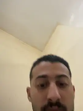 Snapshot of Hehjehjeqll chatting on May 18, 4:18 am Hehjehjeqll online show from May 18, 4:18 am