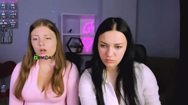 Snapshot of melani_bumm chatting on October 2, 7:04 am melani bumm online show from October 2, 7:04 am