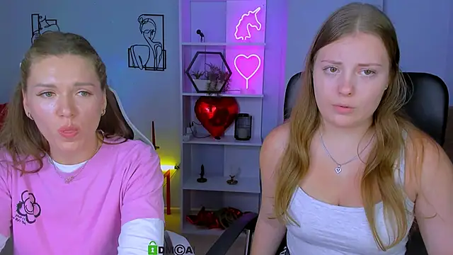 Snapshot of melani_bumm chatting on October 16, 12:28 pm melani bumm online show from October 16, 12:28 pm