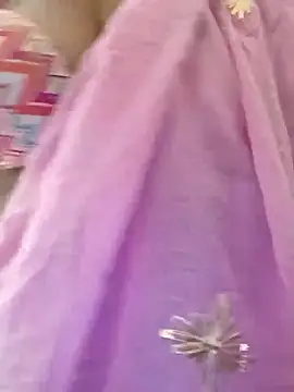 Snapshot of your_favourite_bhabhi chatting on September 18, 6:37 am your favourite bhabhi online show from September 18, 6:37 am