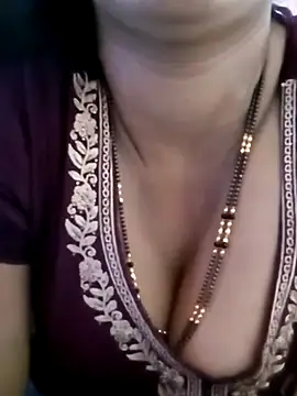 Snapshot of your_favourite_bhabhi chatting on October 9, 9:40 am your favourite bhabhi online show from October 9, 9:40 am