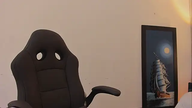 AnnaraLein online show from December 2, 1:00 am