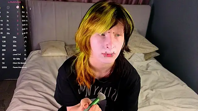 Snapshot of KandraCruser chatting on November 20, 8:08 pm KandraCruser online show from November 20, 8:08 pm