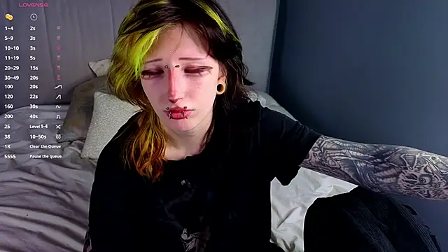 Snapshot of KandraCruser chatting on November 21, 8:07 pm KandraCruser online show from November 21, 8:07 pm