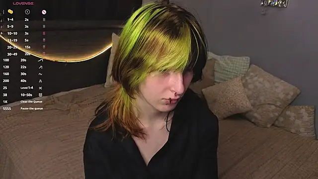 Snapshot of KandraCruser chatting on November 23, 8:19 pm KandraCruser online show from November 23, 8:19 pm