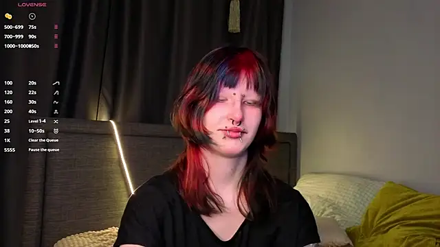 Snapshot of KandraCruser chatting on December 19, 8:05 pm KandraCruser online show from December 19, 8:05 pm